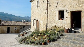 Borgotufi Albergo Diffuso