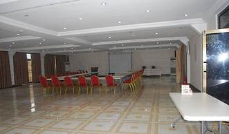 Ampomaah Hotel