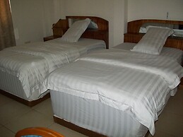 Ampomaah Hotel