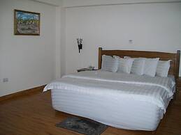 Ampomaah Hotel