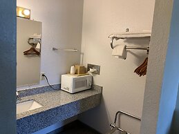 Landmark Inn