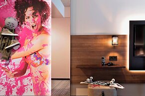 MOXY Frankfurt East