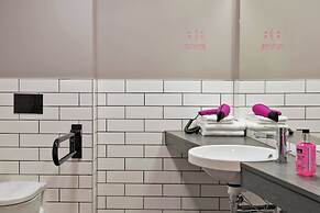 MOXY Frankfurt East