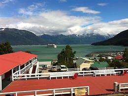 Captain's Choice Motel