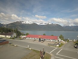 Captain's Choice Motel