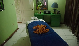 SandCastles Deluxe Beach Resort