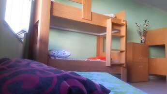 Small Funny World Athens - Hostel