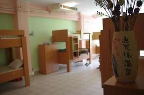 Small Funny World Athens - Hostel