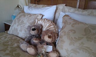 Min y Don Guest House 5 Gold