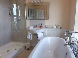 Min y Don Guest House 5 Gold