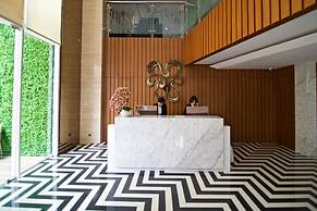 Verse Luxe Hotel Wahid Hasyim