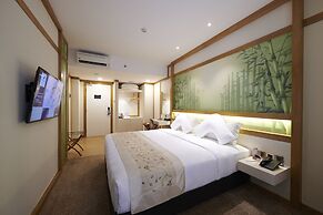 Verse Luxe Hotel Wahid Hasyim