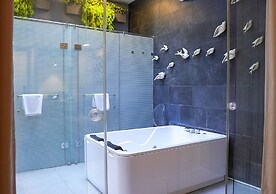 Verse Luxe Hotel Wahid Hasyim