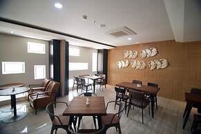 Verse Luxe Hotel Wahid Hasyim