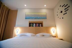 Verse Luxe Hotel Wahid Hasyim