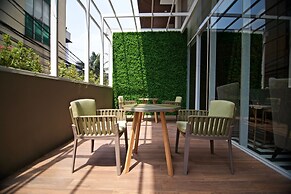 Verse Luxe Hotel Wahid Hasyim