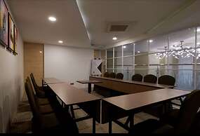 Verse Luxe Hotel Wahid Hasyim