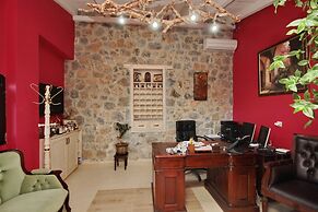 Menalia Villas & Suites