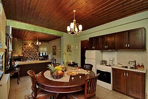 Menalia Villas & Suites