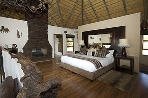 Umzolozolo Private Safari Lodge