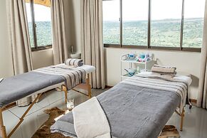 Umzolozolo Private Safari Lodge