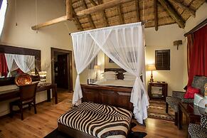 Umzolozolo Private Safari Lodge