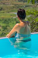 Umzolozolo Private Safari Lodge