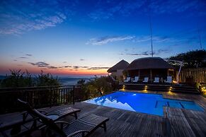 Umzolozolo Private Safari Lodge