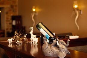 Umzolozolo Private Safari Lodge