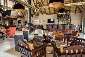 Umzolozolo Private Safari Lodge