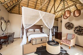 Umzolozolo Private Safari Lodge