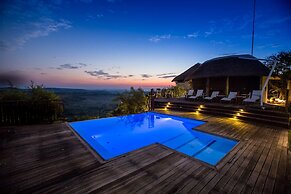 Umzolozolo Private Safari Lodge