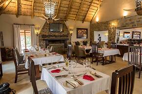 Umzolozolo Private Safari Lodge