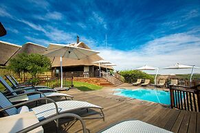 Umzolozolo Private Safari Lodge