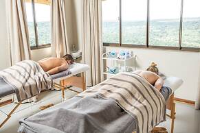 Umzolozolo Private Safari Lodge