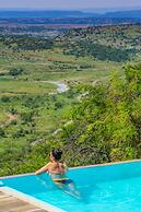 Umzolozolo Private Safari Lodge