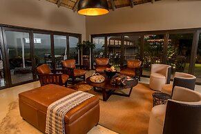 Umzolozolo Private Safari Lodge