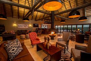 Umzolozolo Private Safari Lodge