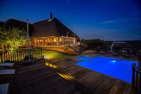 Umzolozolo Private Safari Lodge