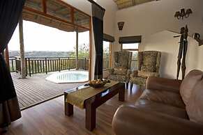 Umzolozolo Private Safari Lodge