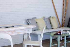 Meltemi Coast Suites