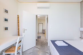 Meltemi Coast Suites