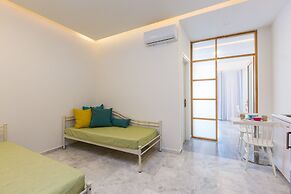 Meltemi Coast Suites