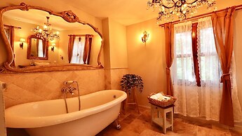 Kemerbag 29 - Adults Only