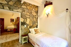 Kemerbag 29 - Adults Only