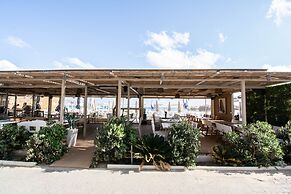 Yianna Caravel Suites 