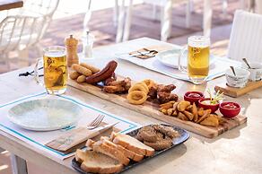 Yianna Caravel Suites 