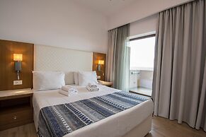 Yianna Caravel Suites 