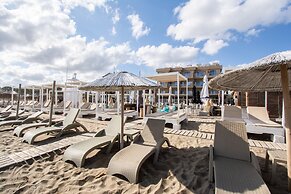 Yianna Caravel Suites 