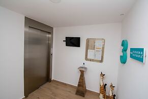 Yianna Caravel Suites 